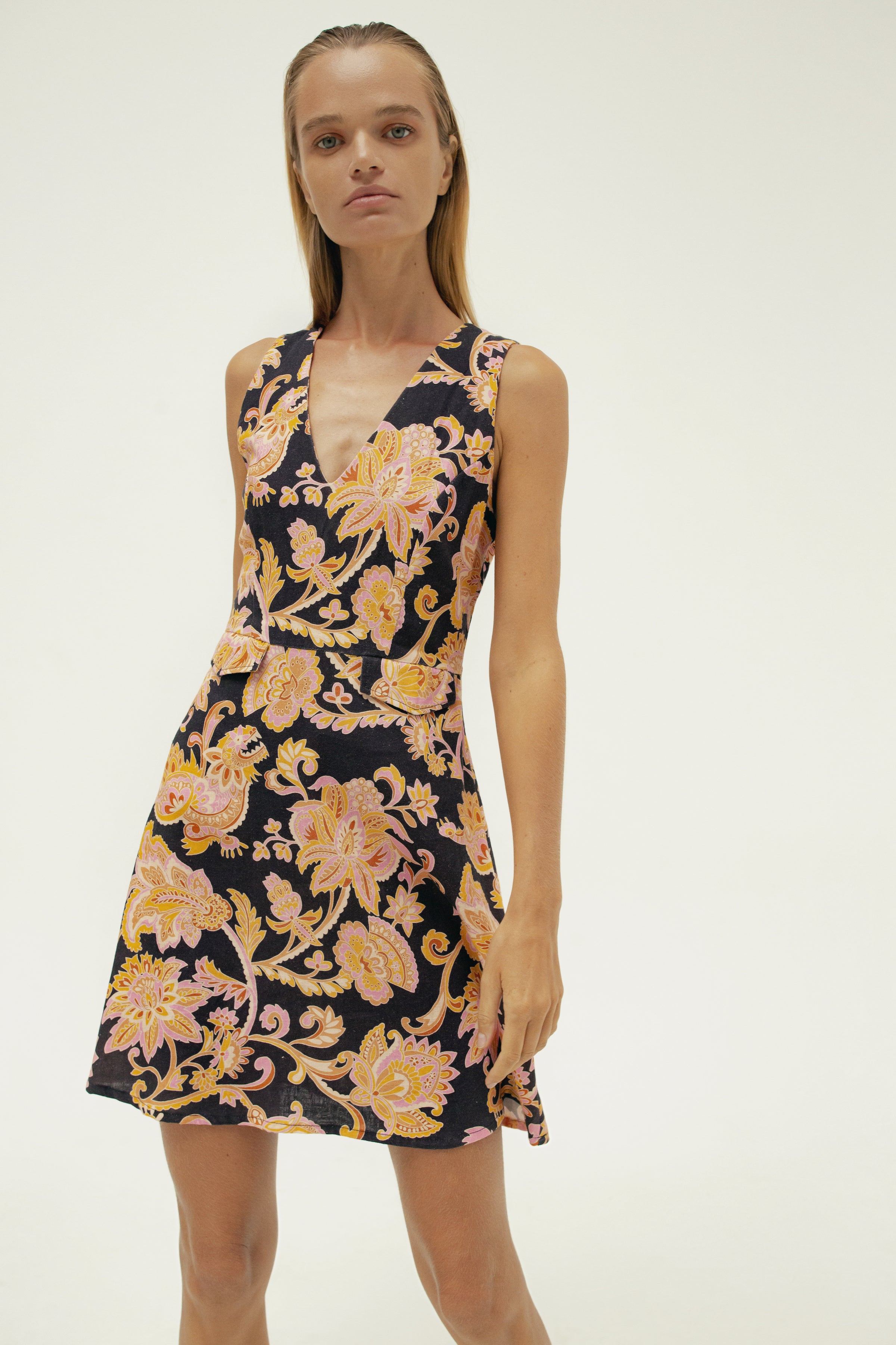 THE LITTLE LINEN V NECK MINI DRESS - PAISLEY NAGA